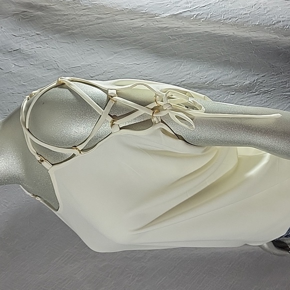 White Top Laces on shoulders - Picture 1 of 6